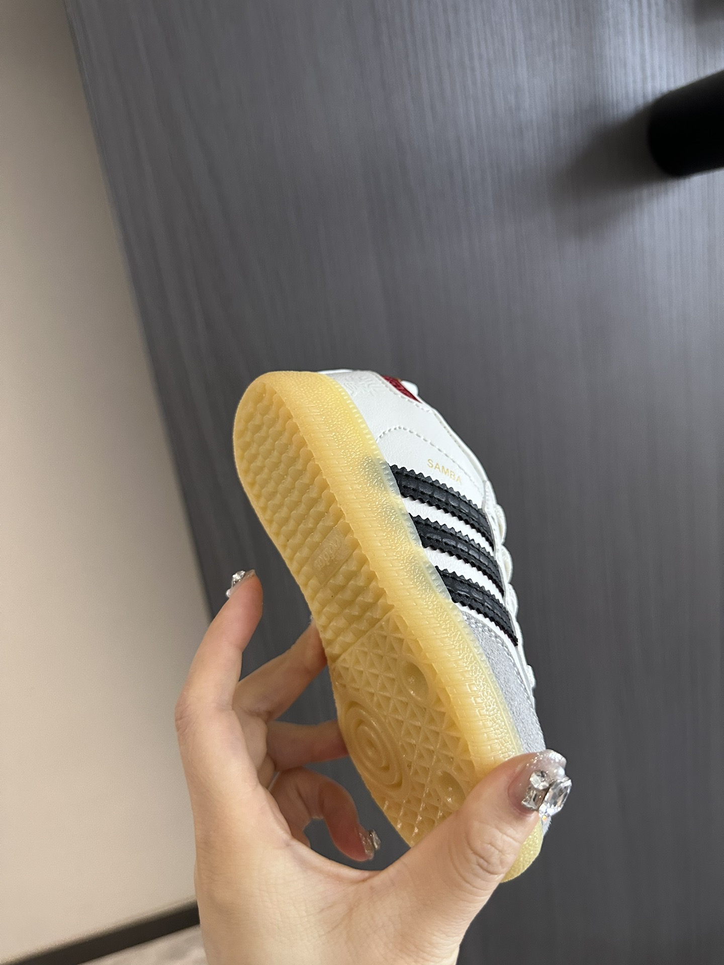 图片[7]-📣 德训联名儿童休闲鞋 尺码：22-37码 爱惨了德训系列🆕 新工厂新工艺新配色👏🏻 优质皮料拼接，质感满满💯 耐磨防滑大底，脚感超赞👍🏻 肯定给你同等品质的最低价！绝对性价比之王-选品中心