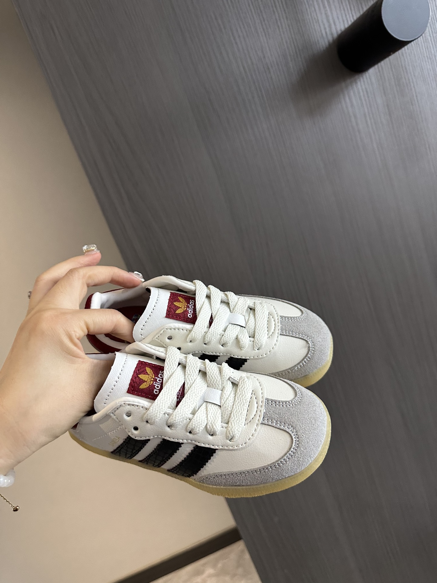 图片[4]-📣 德训联名儿童休闲鞋 尺码：22-37码 爱惨了德训系列🆕 新工厂新工艺新配色👏🏻 优质皮料拼接，质感满满💯 耐磨防滑大底，脚感超赞👍🏻 肯定给你同等品质的最低价！绝对性价比之王-选品中心