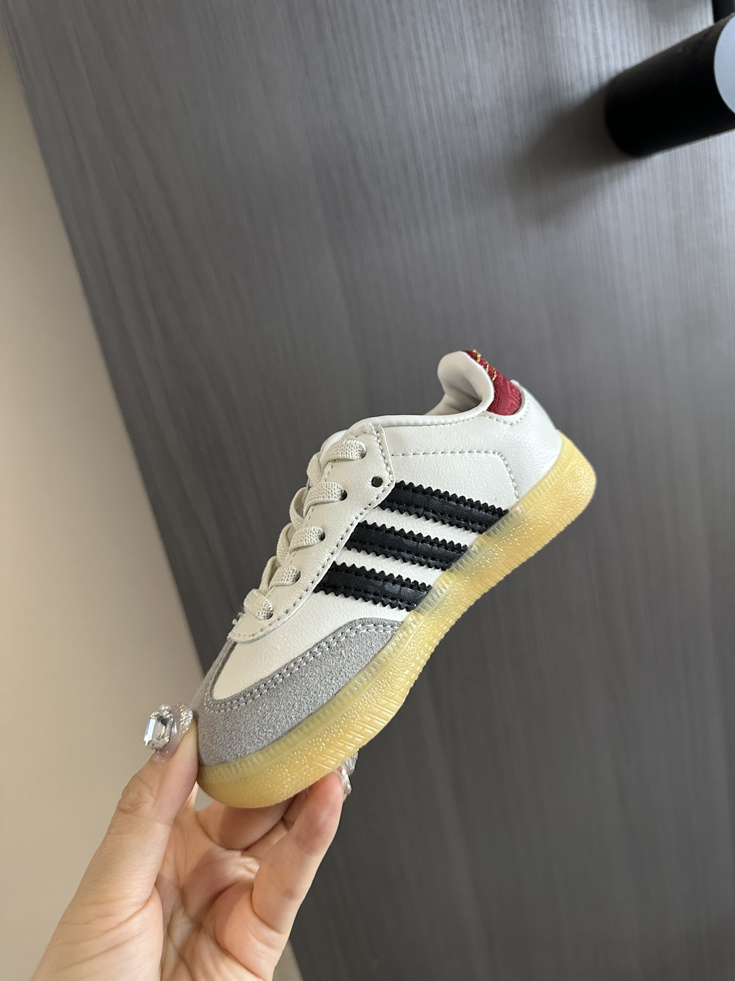 图片[5]-📣 德训联名儿童休闲鞋 尺码：22-37码 爱惨了德训系列🆕 新工厂新工艺新配色👏🏻 优质皮料拼接，质感满满💯 耐磨防滑大底，脚感超赞👍🏻 肯定给你同等品质的最低价！绝对性价比之王-选品中心