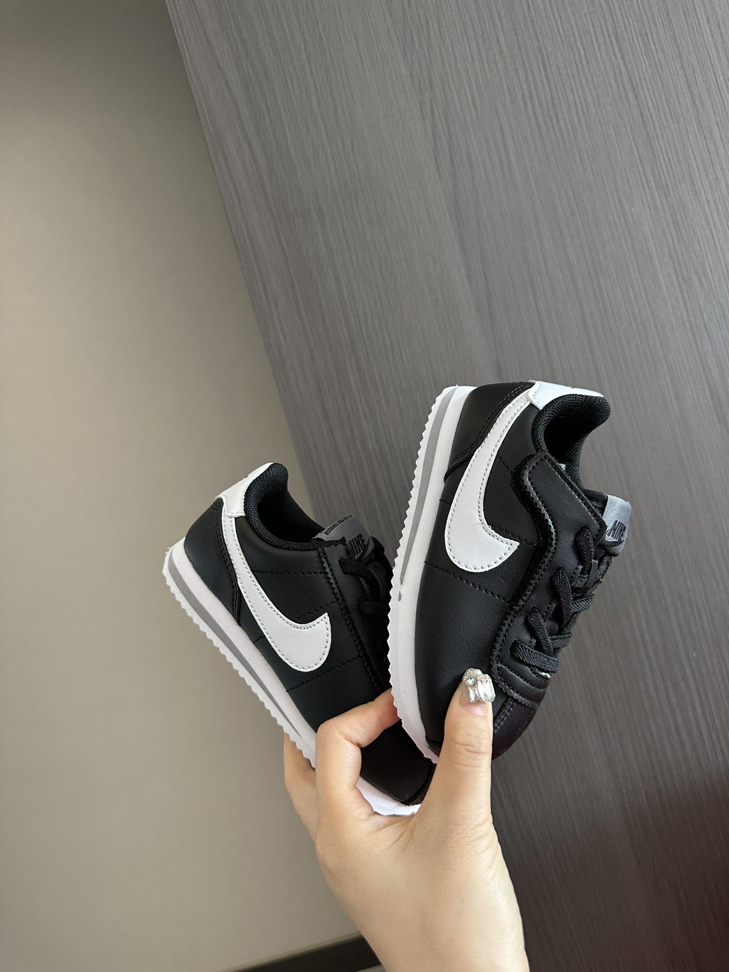 NO:210572,The cheap, easy to wear, comfortable and versatile Forrest Gump shoes are really going to make a big splash today!  !  ,Nike series,19860909又便宜又好穿又舒服又百搭的阿甘鞋今天真的要推爆它！！,耐克系列,,Children's