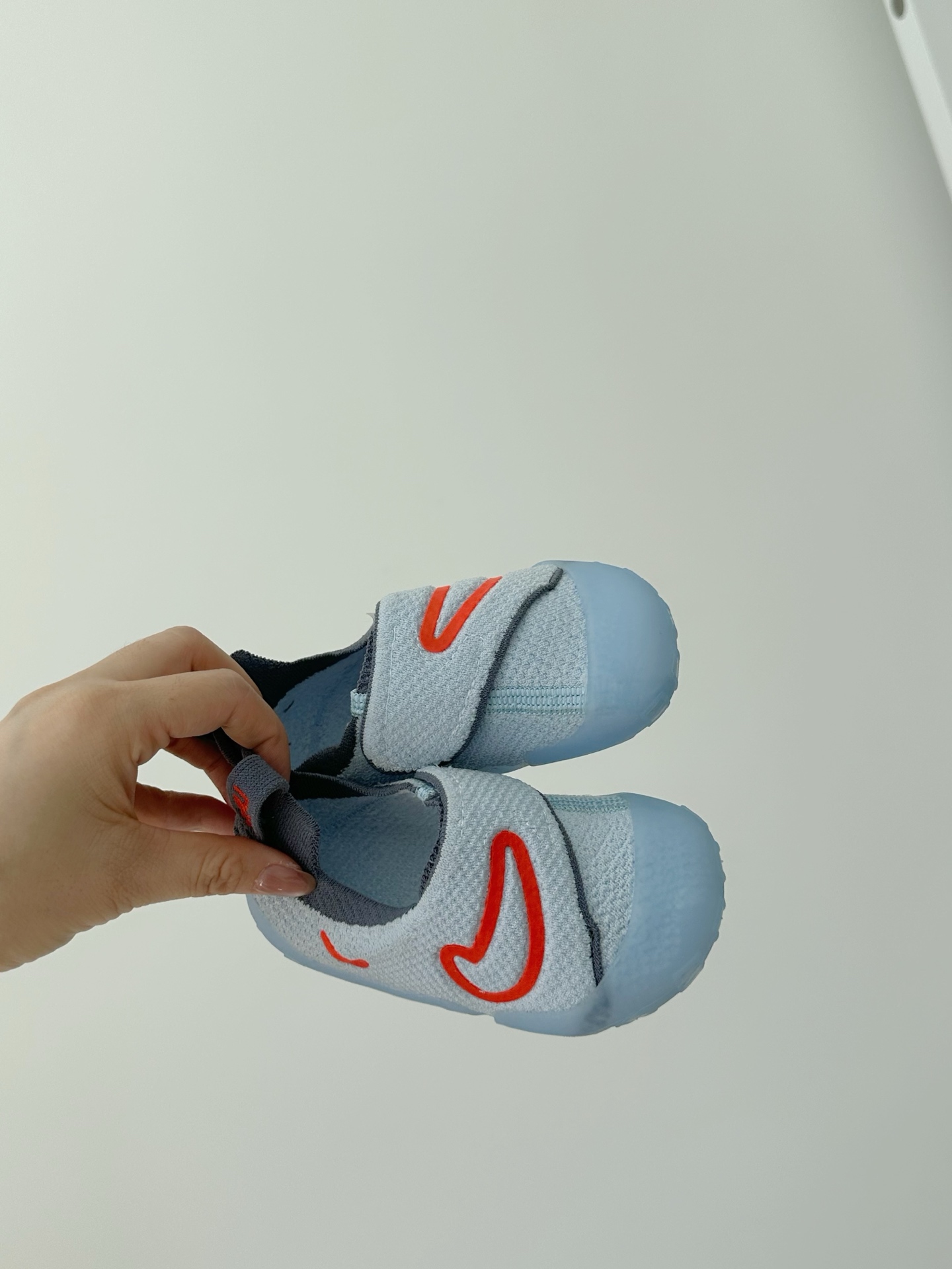 图片[9]-📣🔥轻盈的组合飞织鞋面🌸内里加有薄绒，舒适耐穿，儿童穿的鞋子最主要的就是材质要轻要软！！这款鞋子完全做到了👏-选品中心