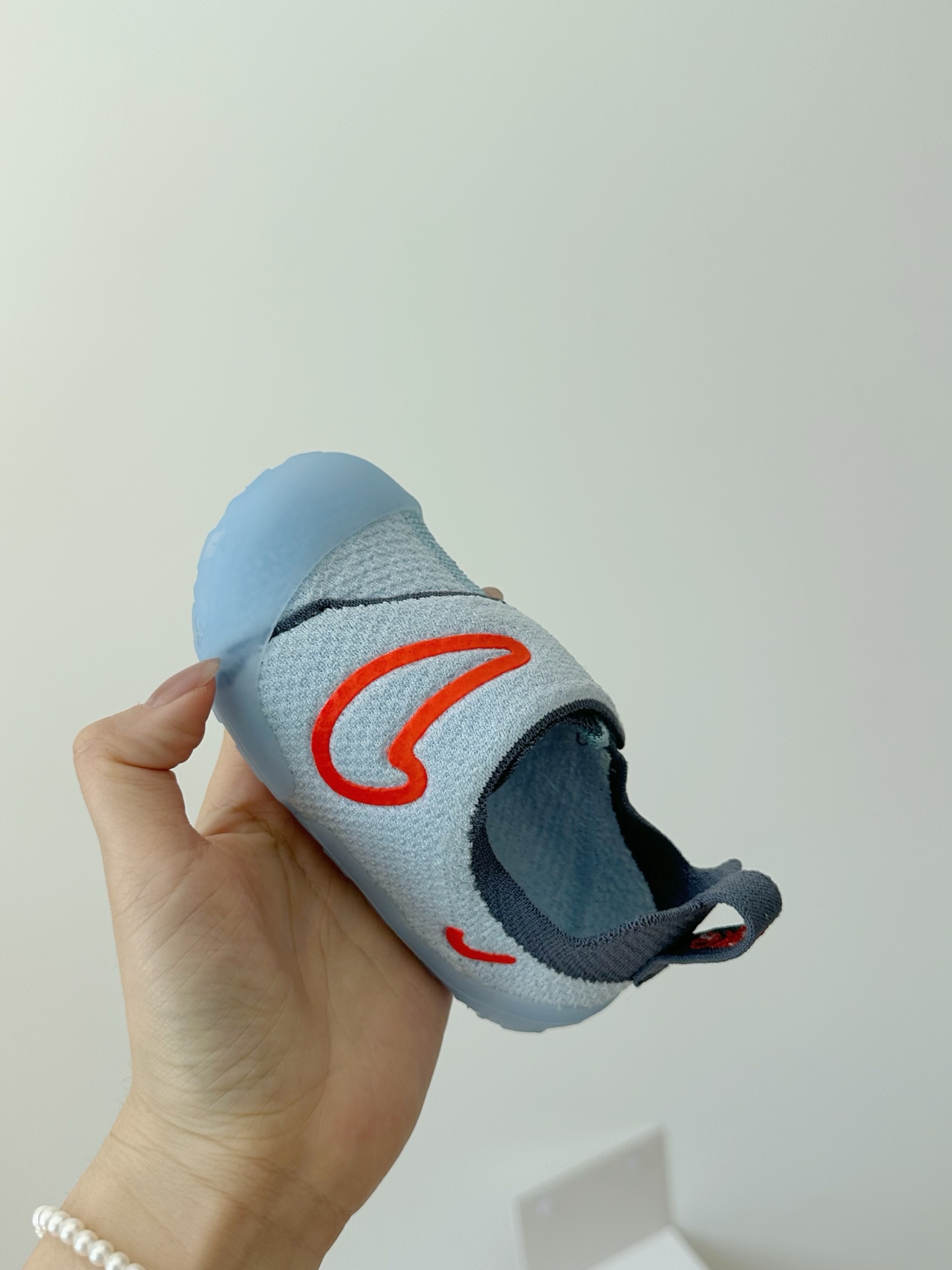 📣🔥轻盈的组合飞织鞋面🌸内里加有薄绒，舒适耐穿，儿童穿的鞋子最主要的就是材质要轻要软！！这款鞋子完全做到了👏-选品中心