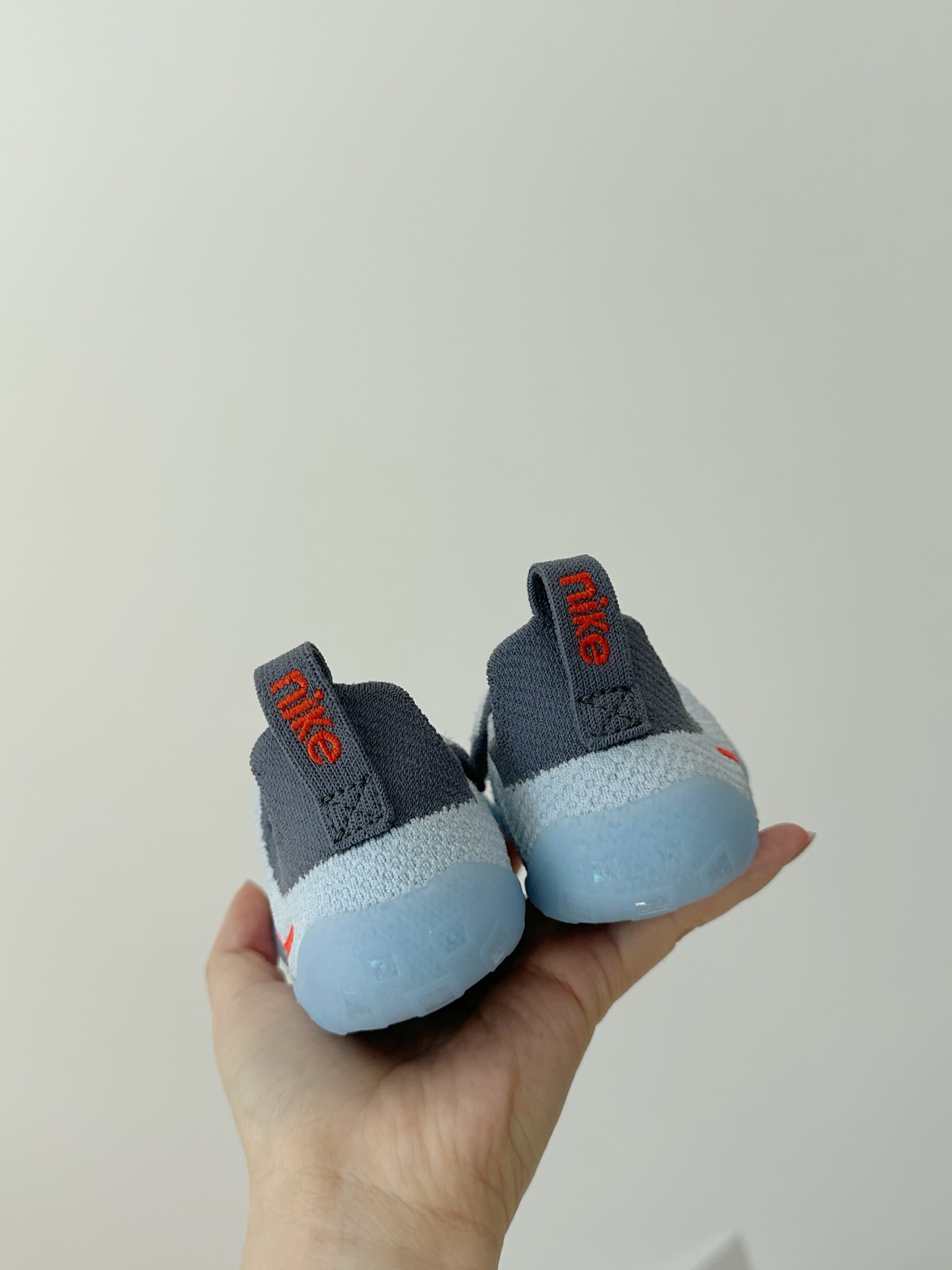 图片[7]-📣🔥轻盈的组合飞织鞋面🌸内里加有薄绒，舒适耐穿，儿童穿的鞋子最主要的就是材质要轻要软！！这款鞋子完全做到了👏-选品中心