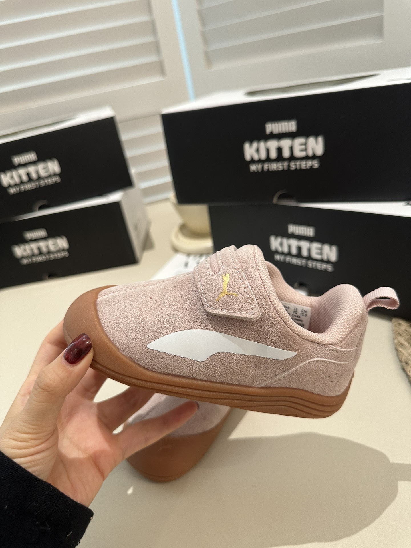 图片[5]-新款puma彪马秋冬软底学步鞋赛车鞋魔术贴小男女童鞋软底鞋。 尺码22-35 🔥🔥🔥适合所有婴童和幼儿园码段的小朋友，鞋底软的同时有韧性，穿它的人会有一种踩棉花糖的感觉，鞋面的幅度也很舒适，宽松同时且包脚。经典款必须盘-选品中心