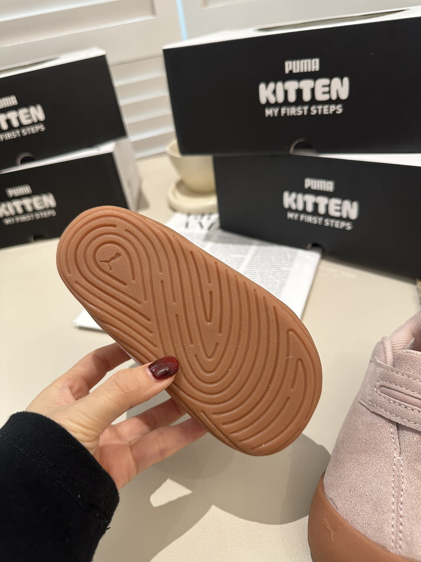 图片[6]-新款puma彪马秋冬软底学步鞋赛车鞋魔术贴小男女童鞋软底鞋。 尺码22-35 🔥🔥🔥适合所有婴童和幼儿园码段的小朋友，鞋底软的同时有韧性，穿它的人会有一种踩棉花糖的感觉，鞋面的幅度也很舒适，宽松同时且包脚。经典款必须盘-选品中心