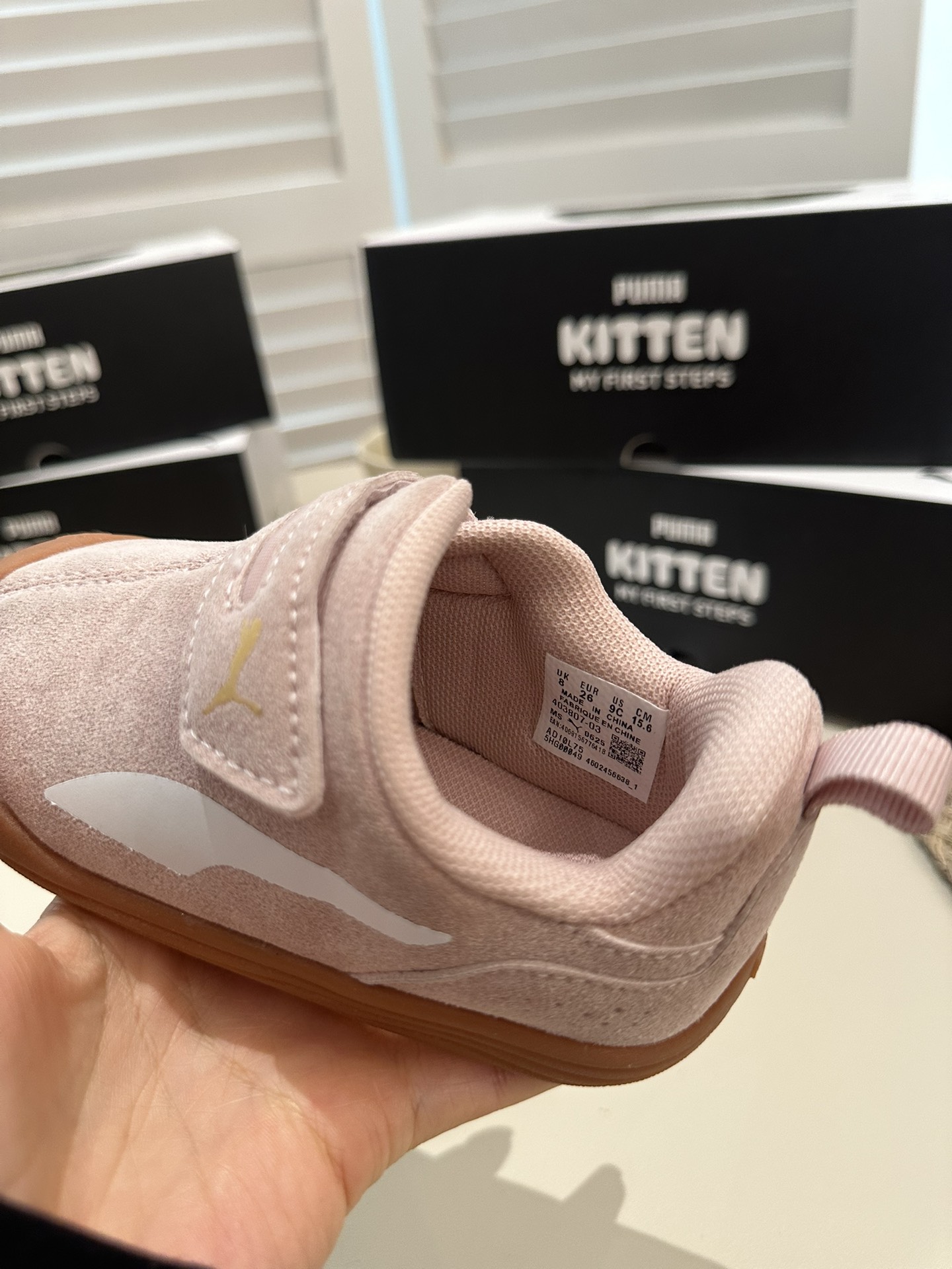 图片[3]-新款puma彪马秋冬软底学步鞋赛车鞋魔术贴小男女童鞋软底鞋。 尺码22-35 🔥🔥🔥适合所有婴童和幼儿园码段的小朋友，鞋底软的同时有韧性，穿它的人会有一种踩棉花糖的感觉，鞋面的幅度也很舒适，宽松同时且包脚。经典款必须盘-选品中心