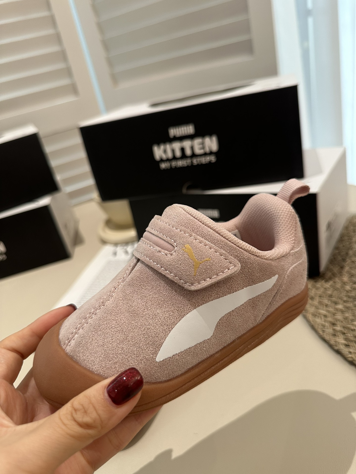 图片[4]-新款puma彪马秋冬软底学步鞋赛车鞋魔术贴小男女童鞋软底鞋。 尺码22-35 🔥🔥🔥适合所有婴童和幼儿园码段的小朋友，鞋底软的同时有韧性，穿它的人会有一种踩棉花糖的感觉，鞋面的幅度也很舒适，宽松同时且包脚。经典款必须盘-选品中心