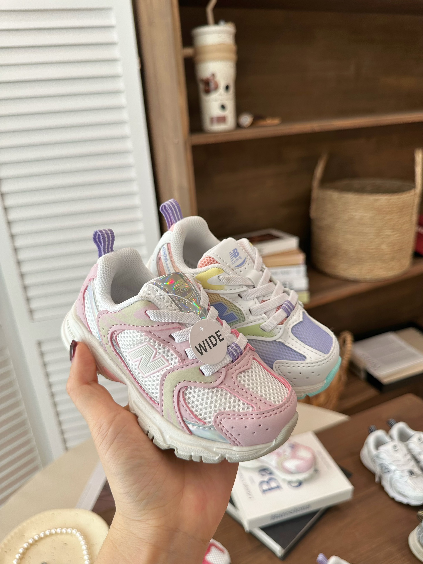 NO:601943,[Nine-square grid of details] There are so many details that are really impressive, and the workmanship is super fine!  Wear-resistant and breathable. It is specially designed for children. It is very cost-effective and looks very good. It also looks very stylish when paired with clothes!  ,NB,19860909【细节九宫格】 好多细节真的让人服, 做工超精细！耐磨又透气 专门给小朋友设计的,性价比超高,而且特别好看,搭配衣服也特别有范儿！,NB,,Children's