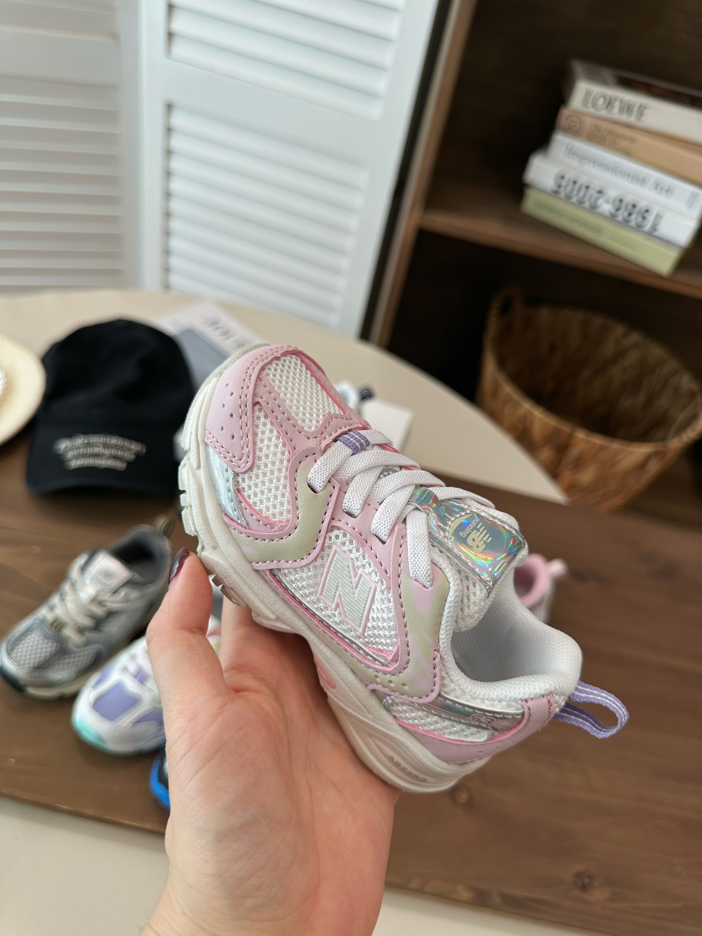 NO:601944,Each area of ​​the toe, forefoot, arch, and heel is designed according to the growth needs of the baby's feet. The different densities and hardnesses can well disperse the stress on the soles of the feet so that the child can walk more stably, NB,19860909鞋头、前掌、足弓、后跟每一个区域都是根据宝宝足部成长需求设计的不同密度和硬度可以很好的分散脚底受力这样孩子走起路来更加稳定,NB,,Children's