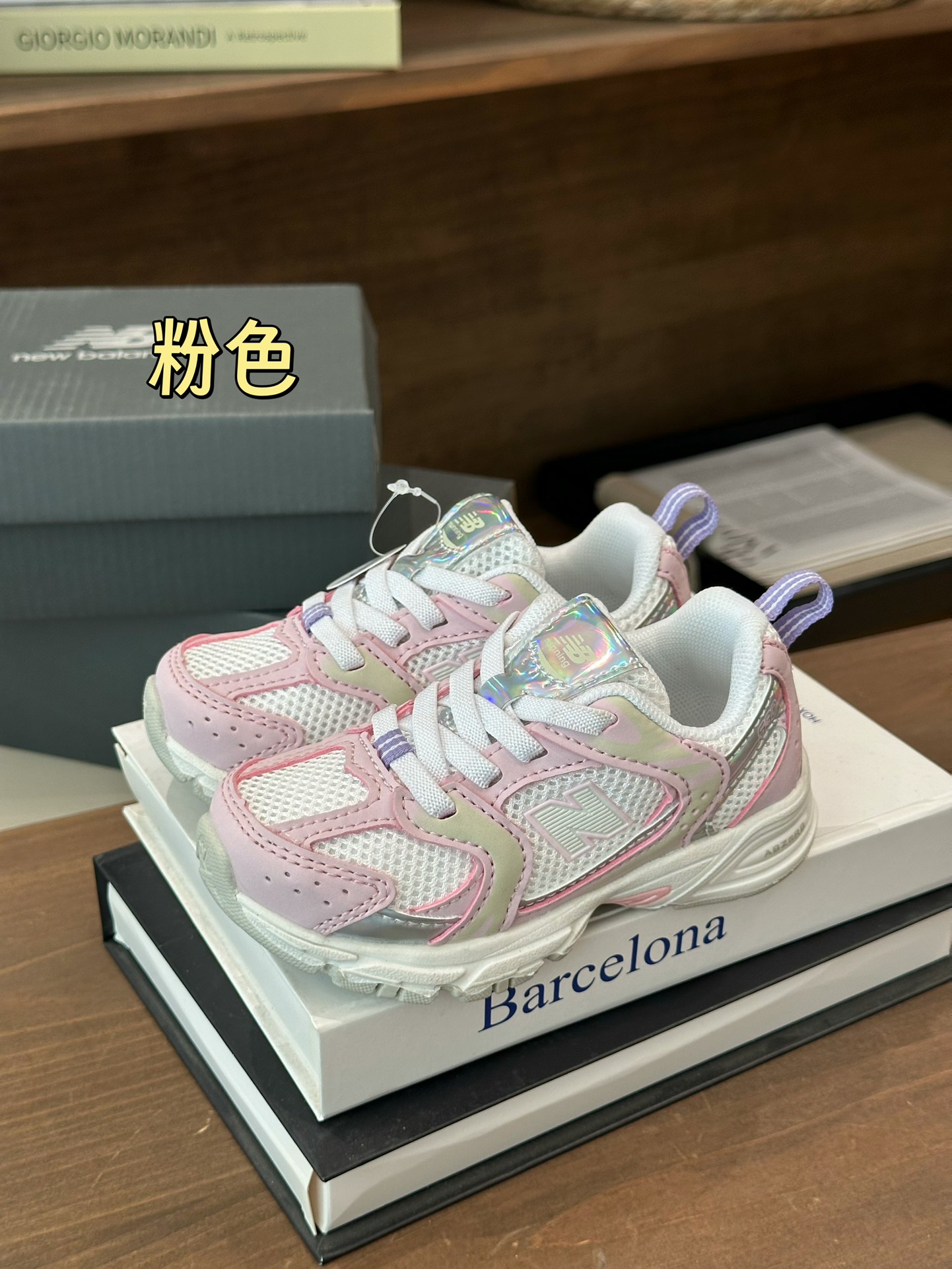NO:601946,A collection of six color combinations is here!  There are so many colors, so the chances of hitting shoes are low!  !  Little nb is great, arrange it immediately, NB,19860909六个配色合集来咯！ 超多配色,撞鞋几率低！！小nb太棒了,马上安排,NB,,Children's