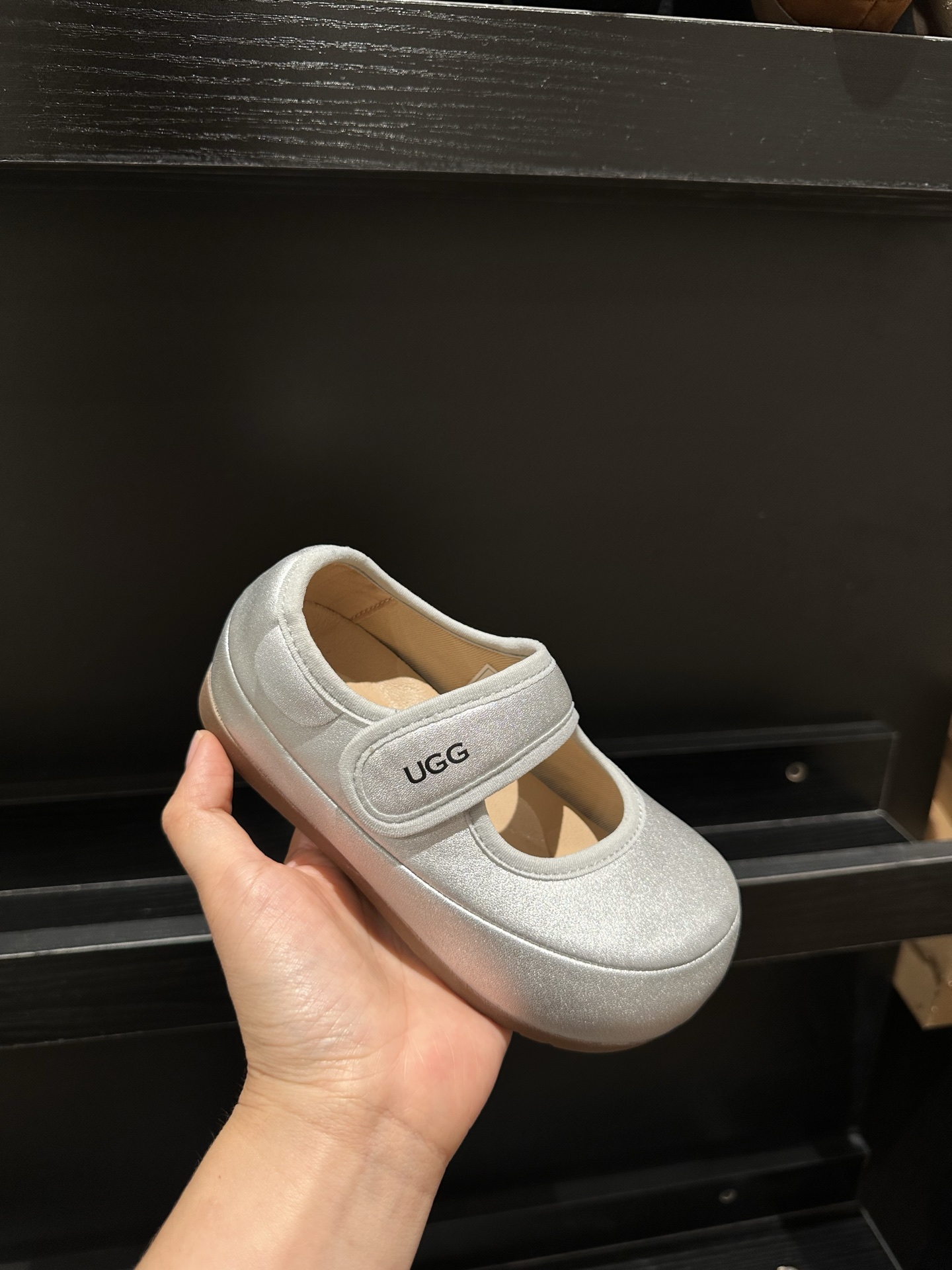 NO:811524,Silver, strong sense of luxury, UGG Mary Jane, mary jane,19860909银色,浓浓的高级感,UGG玛丽珍,mary jane,,Children's