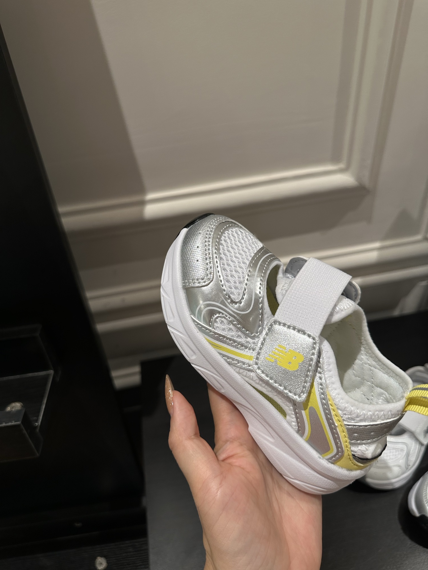NO:879216,The retro feeling coexists, family members who like retro can buy it~, Nb sandals,19860909复古感并存,喜欢复古的家人们可以入手了～,Nb凉拖,,Children's