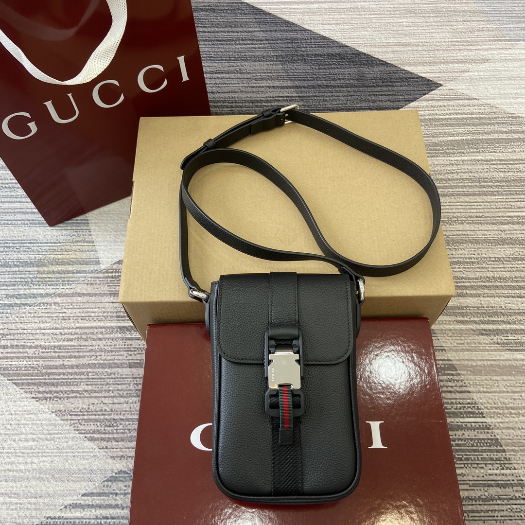 GUCCI 超迷你斜背包 粒面皮革 紅綠織帶