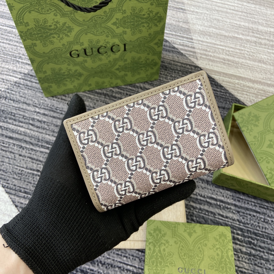 [Gucci Wallets]Decoration of GGShadow Passport HolderClassic GG patterns co