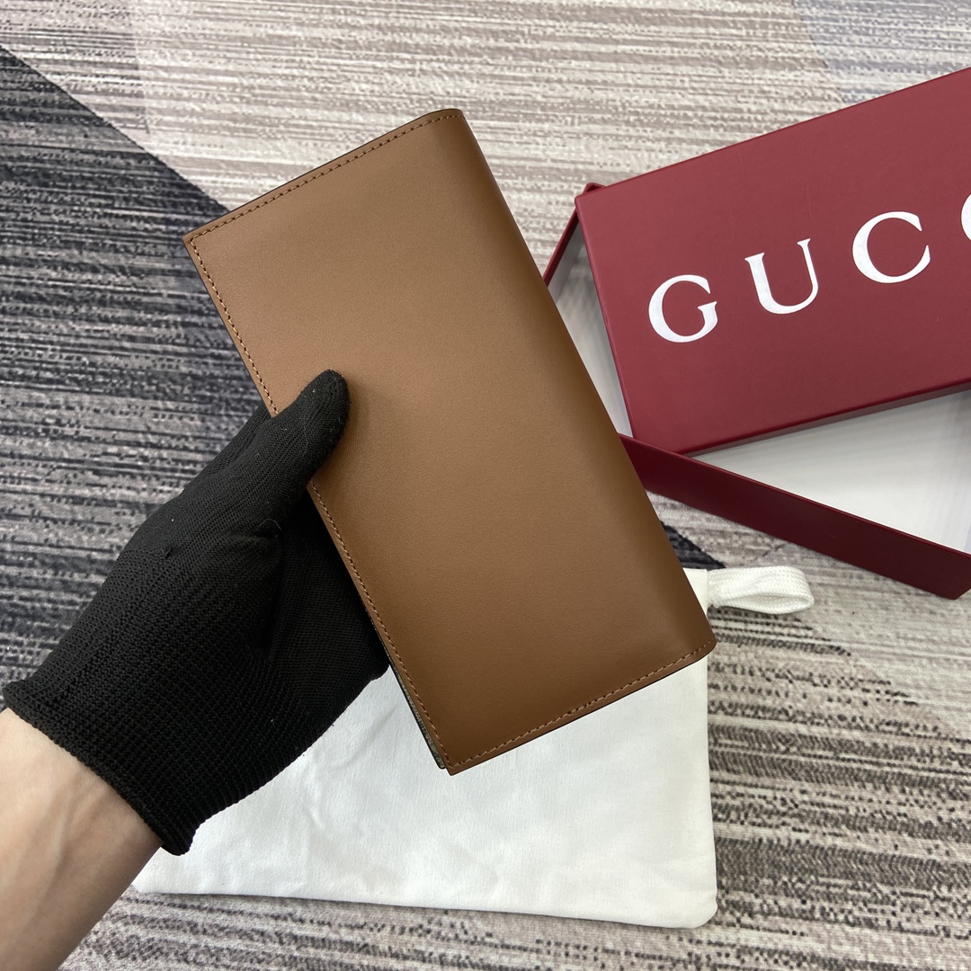 [Gucci Wallets]The GGEmblem series interprets classic patterns with creative