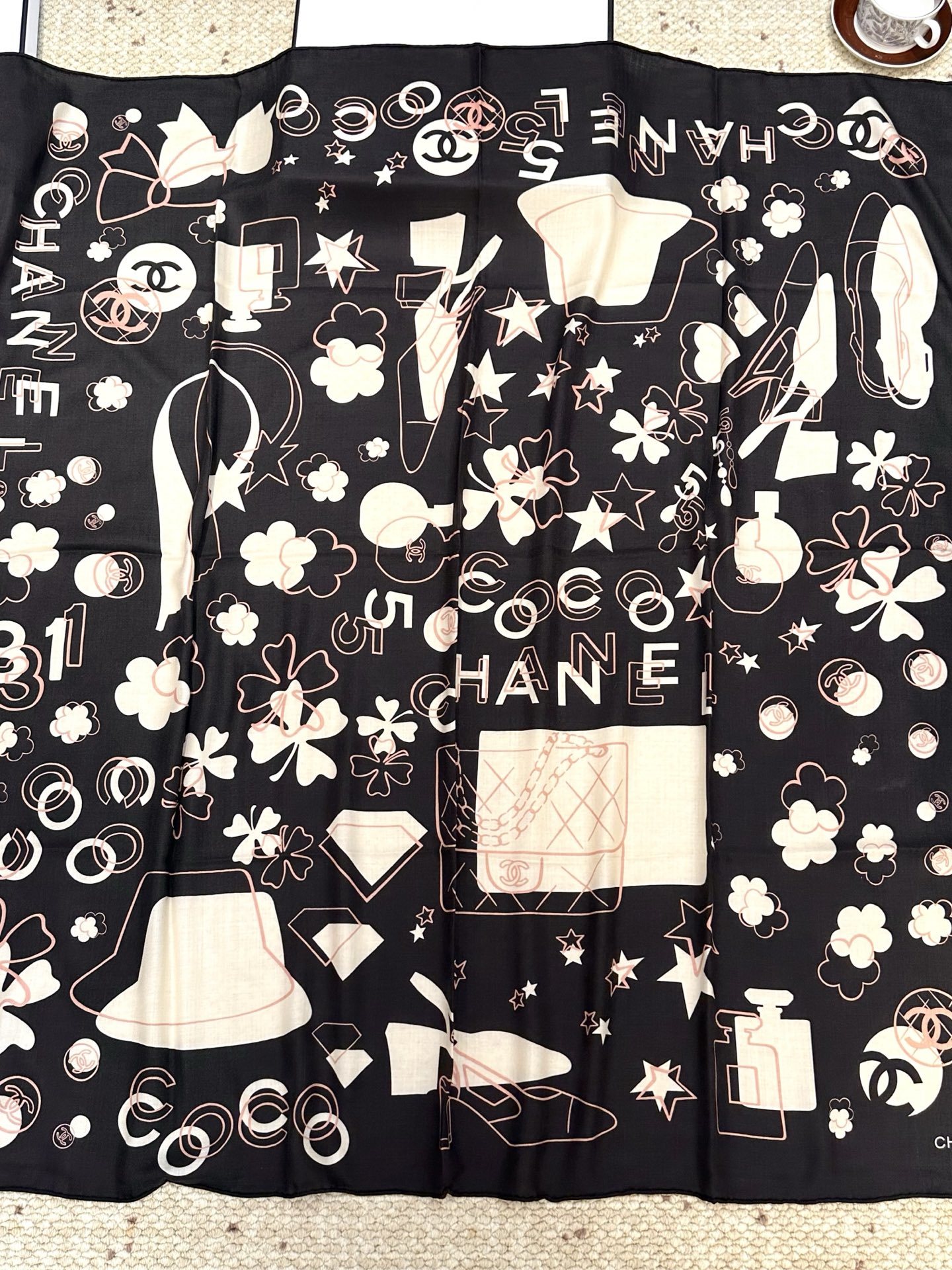 香奈儿(CHANEL)140*140上新❤️【真丝丝绒款】Chanel 【▪️温柔而娴静,logo优雅气