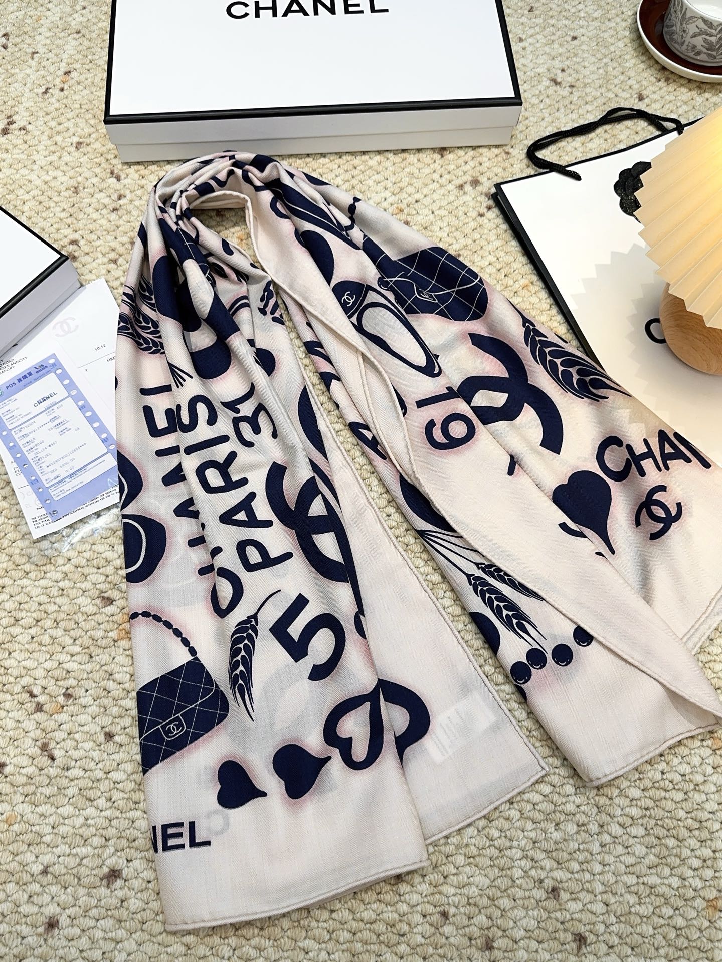 香奈儿(CHANEL)140*140上新❤️【真丝丝绒款】Chanel 【▪️温柔而娴静,logo优雅气