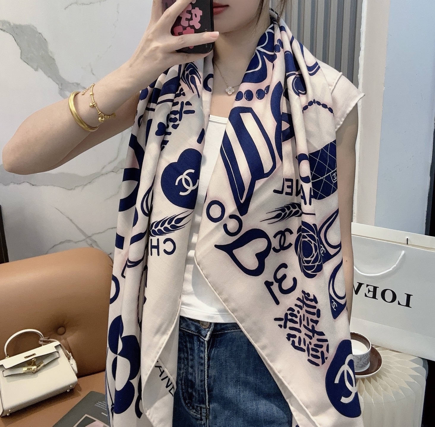 香奈儿（CHANEL）140*140上新❤️【真丝丝绒款】Chanel 【▪️温柔而娴静，logo优雅气