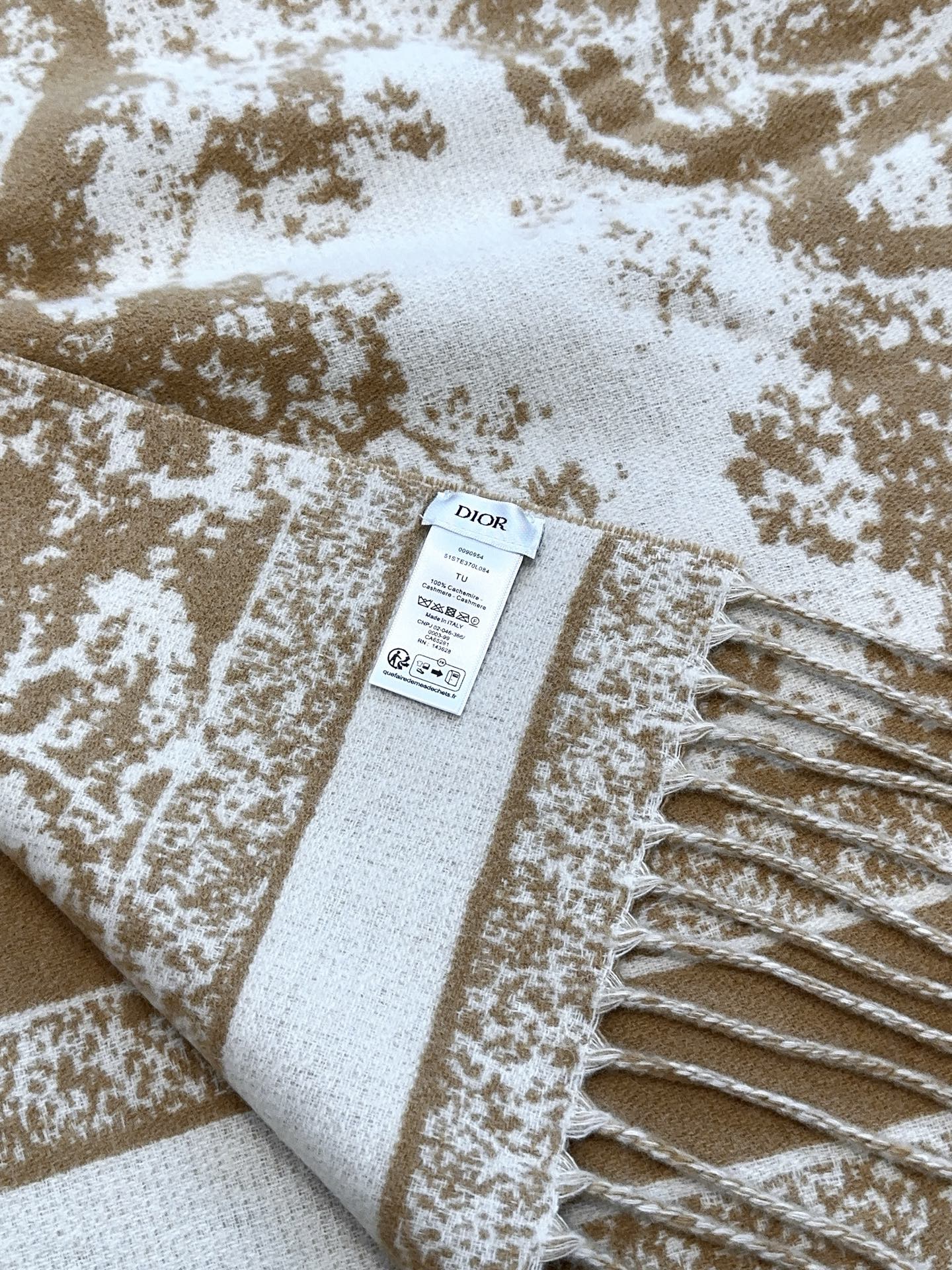 ✔️【顶级版本】DIOR 迪奥动物提花logo印花大方巾围巾披肩毛毯三用，这款围巾超级大，尺寸达到140