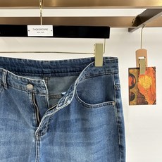 专柜🆕2026春夏设计推荐 热卖牛仔裤🆕柔软亲肤面料 奢华头层牛皮腰牌 经典蓝洗水 专柜限量款 奢华感订制面料 工艺+洗 专柜🆕2026春夏设计推荐 热卖牛仔裤🆕柔软亲肤面料 奢华头层牛皮腰牌 经典蓝洗水 专柜限量款 奢华感订制面料 工艺+洗