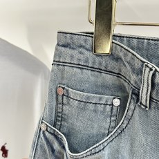 专柜🆕2026春夏设计推荐 热卖牛仔裤🆕柔软亲肤面料 奢华头层牛皮腰牌 经典蓝洗水 专柜限量款 奢华感订制面料 工艺+洗 专柜🆕2026春夏设计推荐 热卖牛仔裤🆕柔软亲肤面料 奢华头层牛皮腰牌 经典蓝洗水 专柜限量款 奢华感订制面料 工艺+洗
