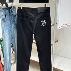 专柜🆕2026春夏设计推荐 热卖牛仔裤🆕柔软亲肤面料 奢华头层牛皮腰牌 经典蓝洗水 专柜限量款 奢华感订制面料 工艺+洗 专柜🆕2026春夏设计推荐 热卖牛仔裤🆕柔软亲肤面料 奢华头层牛皮腰牌 经典蓝洗水 专柜限量款 奢华感订制面料 工艺+洗