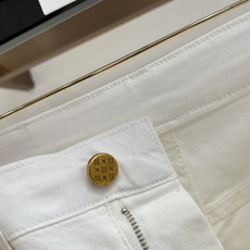 专柜🆕2026春夏设计推荐 热卖牛仔裤🆕柔软亲肤面料 奢华头层牛皮腰牌 经典蓝洗水 专柜限量款 奢华感订制面料 工艺+洗 专柜🆕2026春夏设计推荐 热卖牛仔裤🆕柔软亲肤面料 奢华头层牛皮腰牌 经典蓝洗水 专柜限量款 奢华感订制面料 工艺+洗