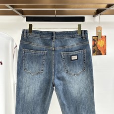 专柜🆕2026春夏设计推荐 热卖牛仔裤🆕柔软亲肤面料 奢华头层牛皮腰牌 经典蓝洗水 专柜限量款 奢华感订制面料 工艺+洗 专柜🆕2026春夏设计推荐 热卖牛仔裤🆕柔软亲肤面料 奢华头层牛皮腰牌 经典蓝洗水 专柜限量款 奢华感订制面料 工艺+洗