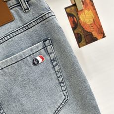 专柜🆕2026春夏设计推荐 热卖牛仔裤🆕柔软亲肤面料 奢华头层牛皮腰牌 经典蓝洗水 专柜限量款 奢华感订制面料 工艺+洗 专柜🆕2026春夏设计推荐 热卖牛仔裤🆕柔软亲肤面料 奢华头层牛皮腰牌 经典蓝洗水 专柜限量款 奢华感订制面料 工艺+洗
