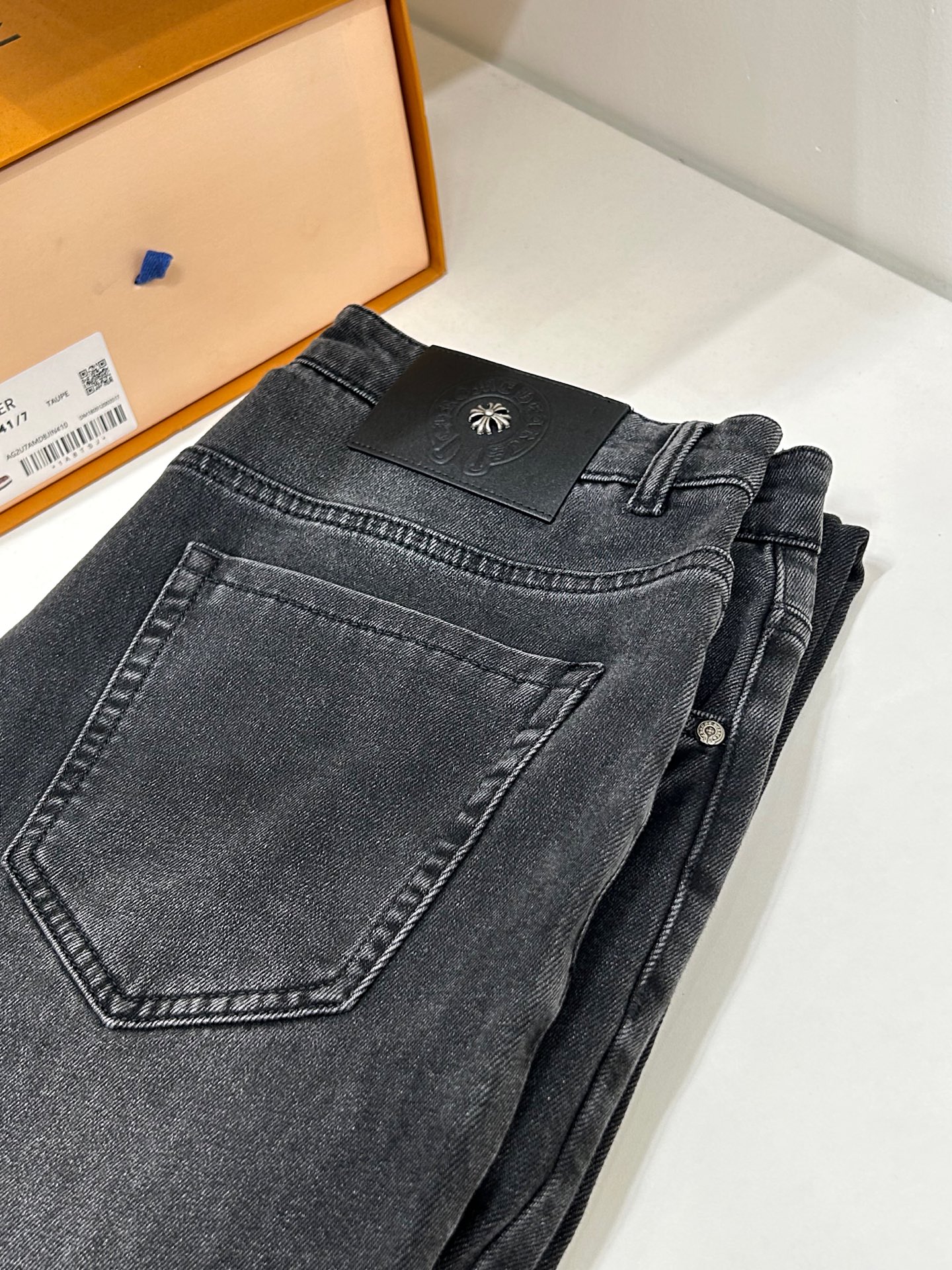 💎2026早秋最新⚡️推出男士牛仔裤新品!重工水洗牛仔面料,定制面料和一般牛仔布料比起来,更加柔软舒适!超重工洗水工艺 💎2026早秋最新⚡️推出男士牛仔裤新品!重工水洗牛仔面料,定制面料和一般牛仔布料比起来,更加柔软舒适!超重工洗水工艺