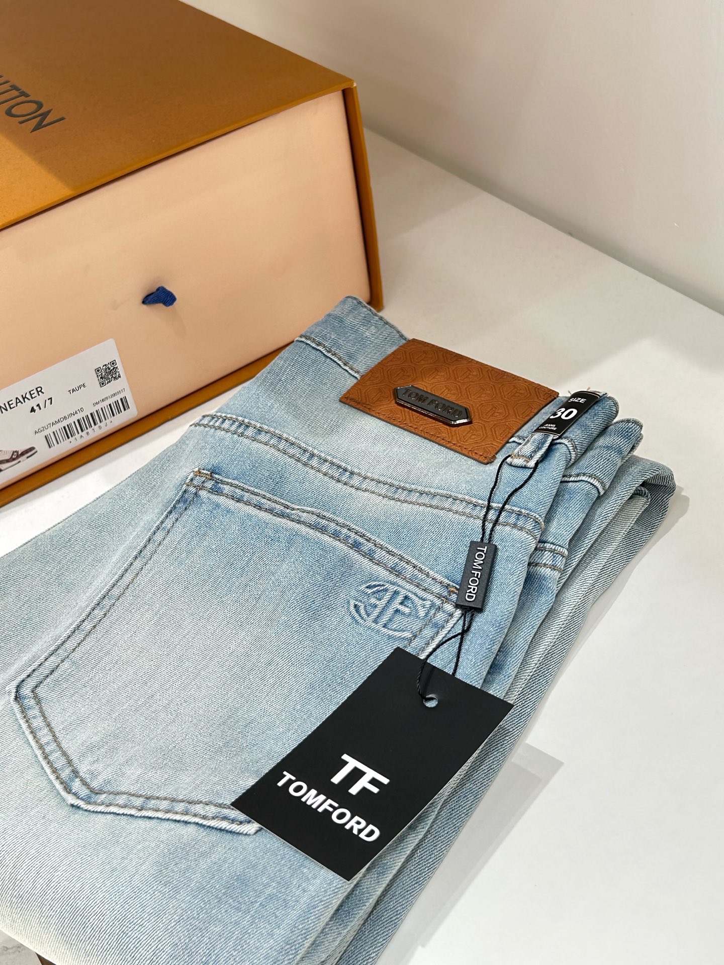 TF汤姆福特🎉🎉2026夏季最新⚡️推出男士牛仔裤新品！重工水洗牛仔面料，定制面料和一般牛仔布料比起来，更加柔软舒适！超