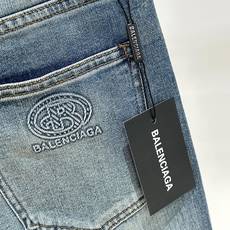 Balenclaga巴黎世家🎉🎉2026夏季最新⚡️推出男士牛仔裤新品!重工水洗牛仔面料,定制面料和一般牛仔布料比起来, Balenclaga巴黎世家🎉🎉2026夏季最新⚡️推出男士牛仔裤新品!重工水洗牛仔面料,定制面料和一般牛仔布料比起来,