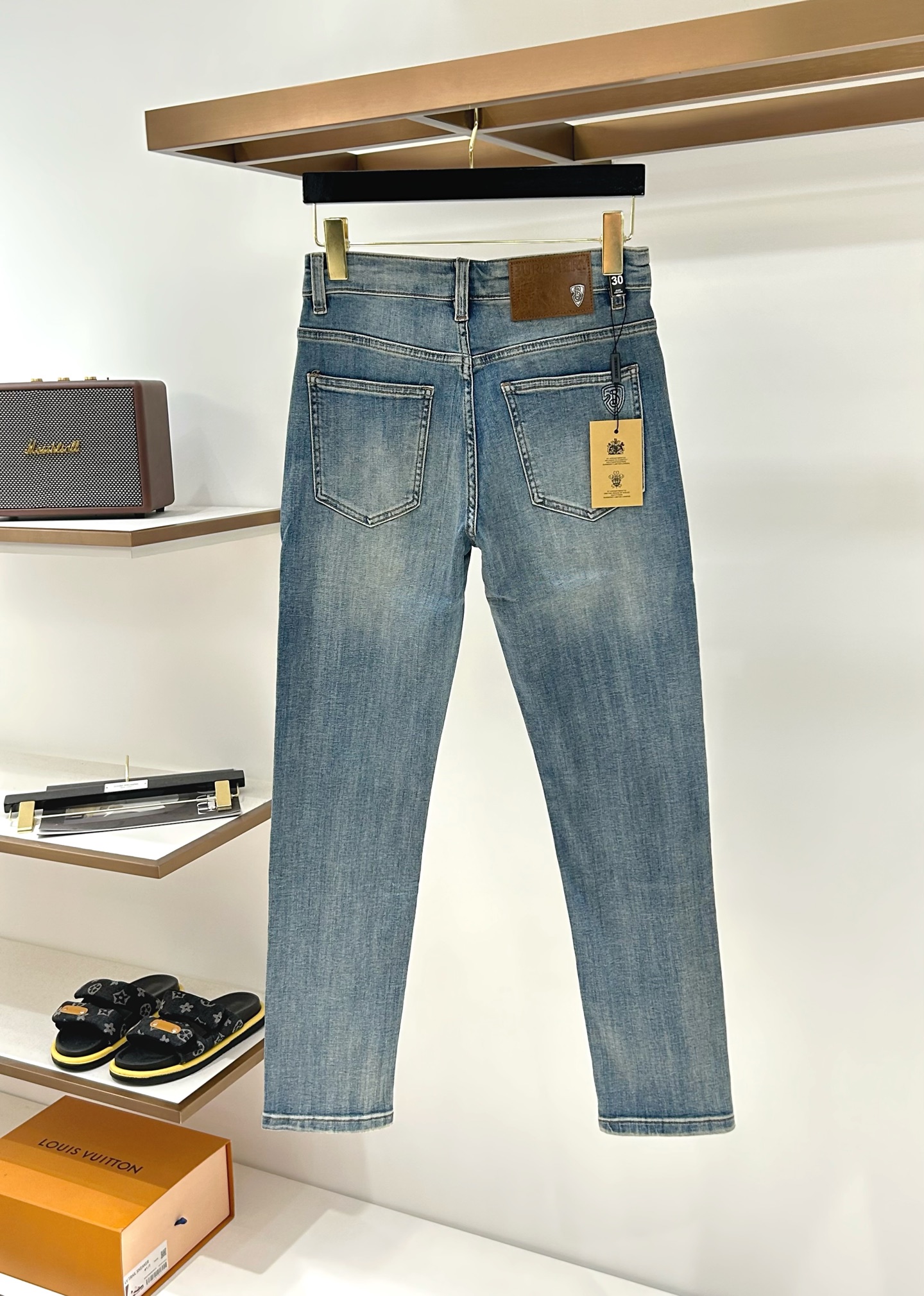 Burberry巴宝莉🎉🎉2026夏季最新⚡️推出男士牛仔裤新品！重工水洗牛仔面料，定制面料和一般牛仔布料比起来，更加柔