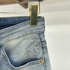 TF汤姆福特🎉🎉2026夏季最新⚡️推出男士牛仔裤新品!重工水洗牛仔面料,定制面料和一般牛仔布料比起来,更加柔软舒适!超 TF汤姆福特🎉🎉2026夏季最新⚡️推出男士牛仔裤新品!重工水洗牛仔面料,定制面料和一般牛仔布料比起来,更加柔软舒适!超