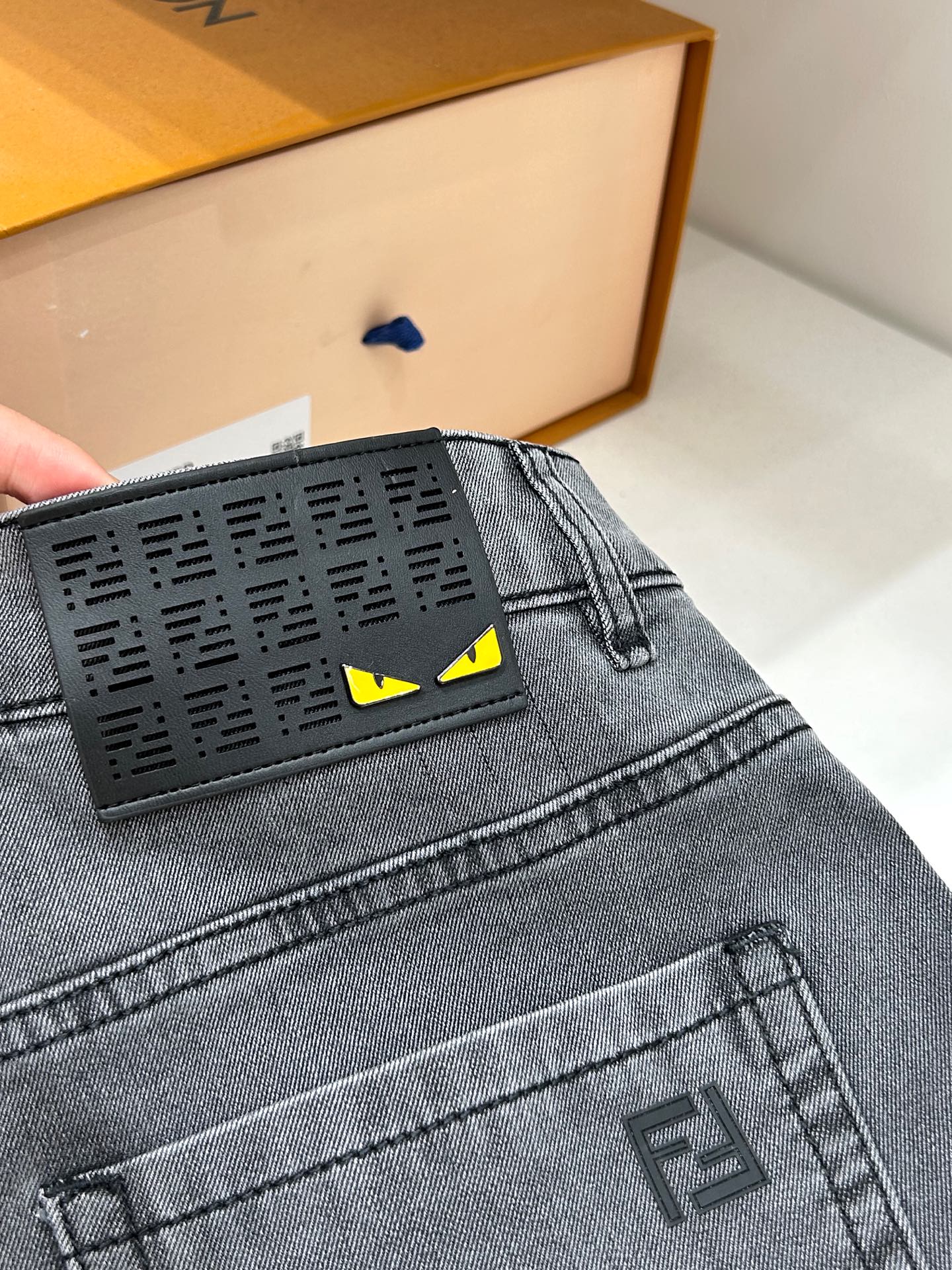 🎉🎉2026夏季最新⚡️推出男士牛仔裤新品！重工水洗牛仔面料，定制面料和一般牛仔布料比起来，更加柔软舒适！超重工洗水工艺