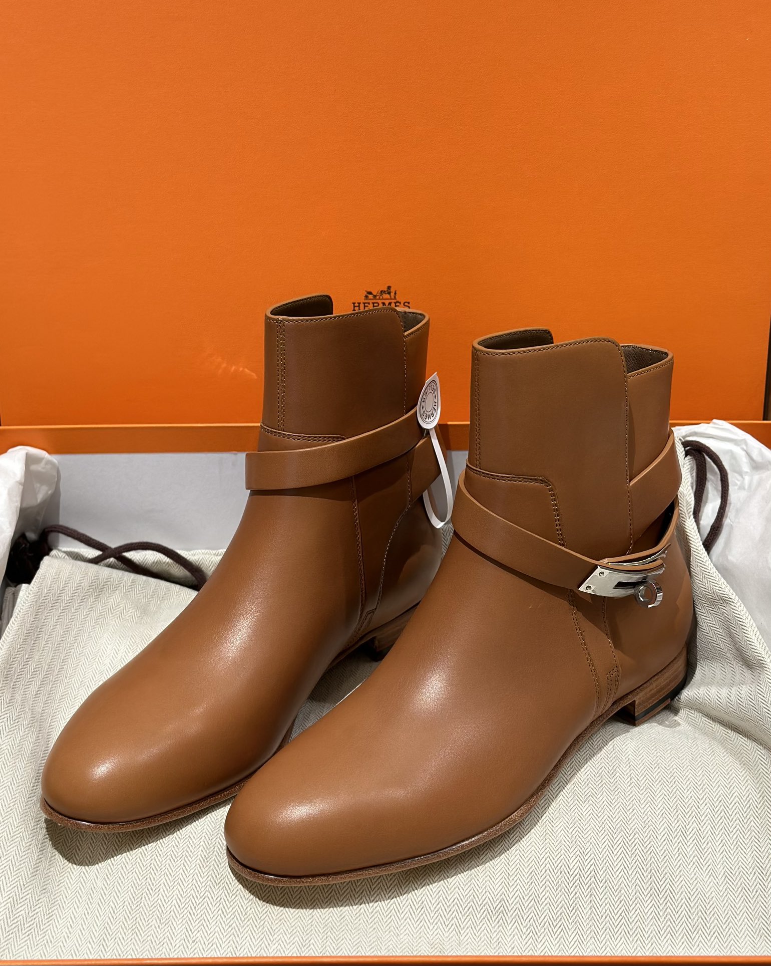 Where could you find a great quality designer
 Hermes Kelly Short Boots Calfskin Cowhide Fashion