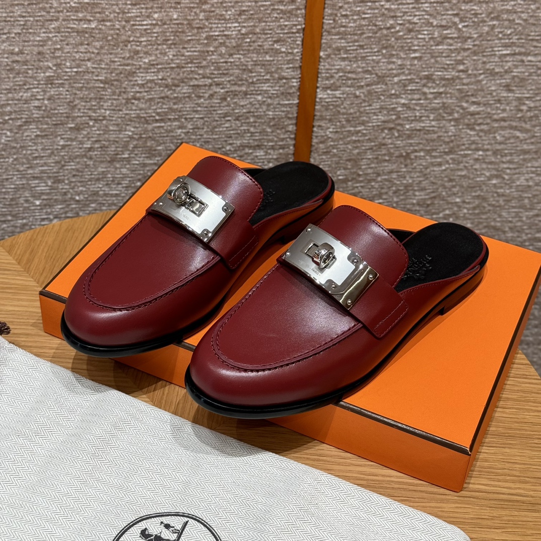 Hermes Schoenen Mules Zwart Rood Zilveren hardware Kalfsleer Koeienhuid