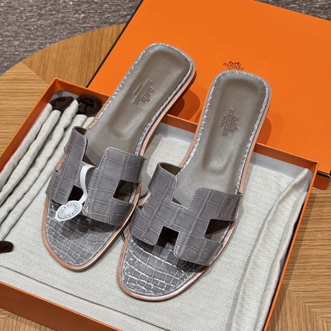 HERMES 🐊 Oran サンダル レディース トングサンダル 春秋用 ファッション クラシック クロコダイルレザー 希少レザー