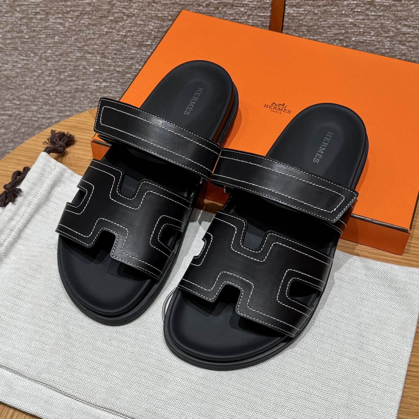 HERMES Chyper サンダル ビーチサンダル メンズ 春秋用 ファッション クラシック
