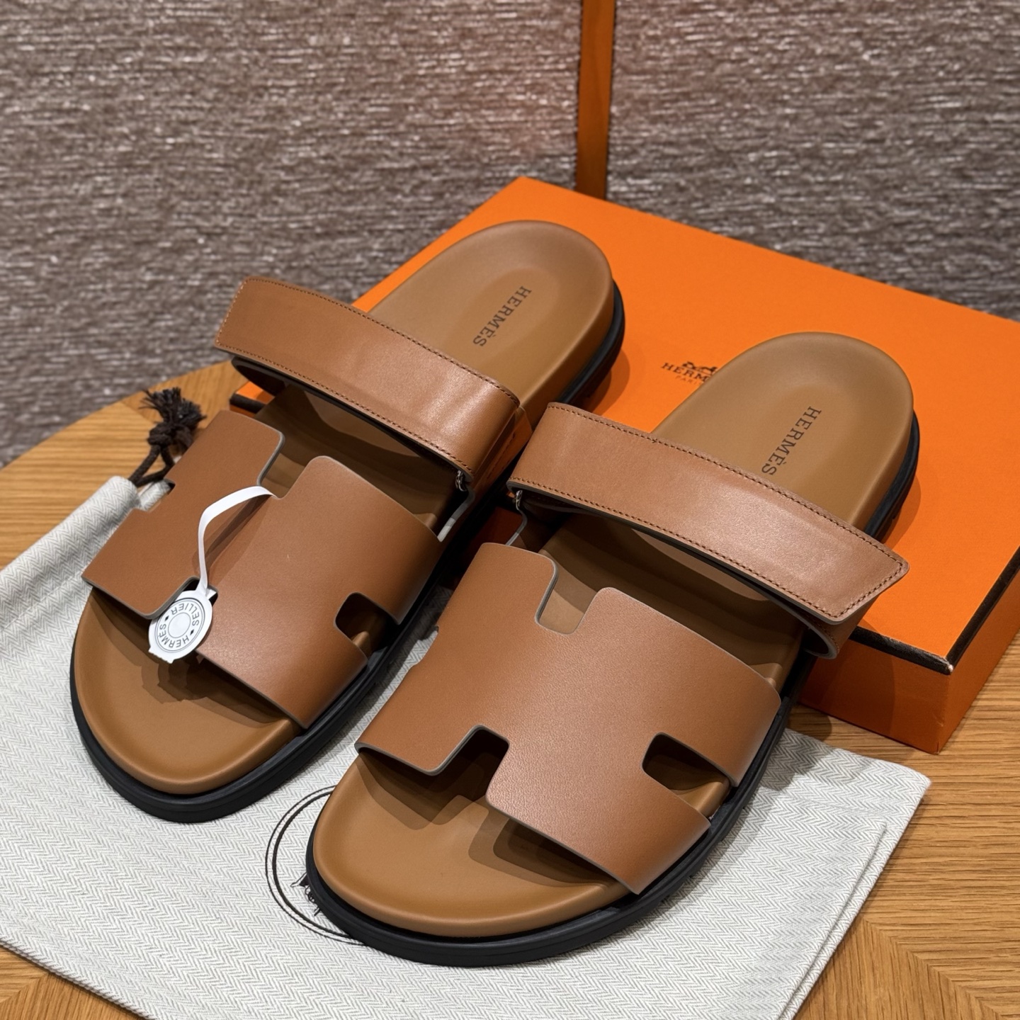 HERMES Chyper サンダル ビーチサンダル メンズ 春秋用 ファッション クラシック