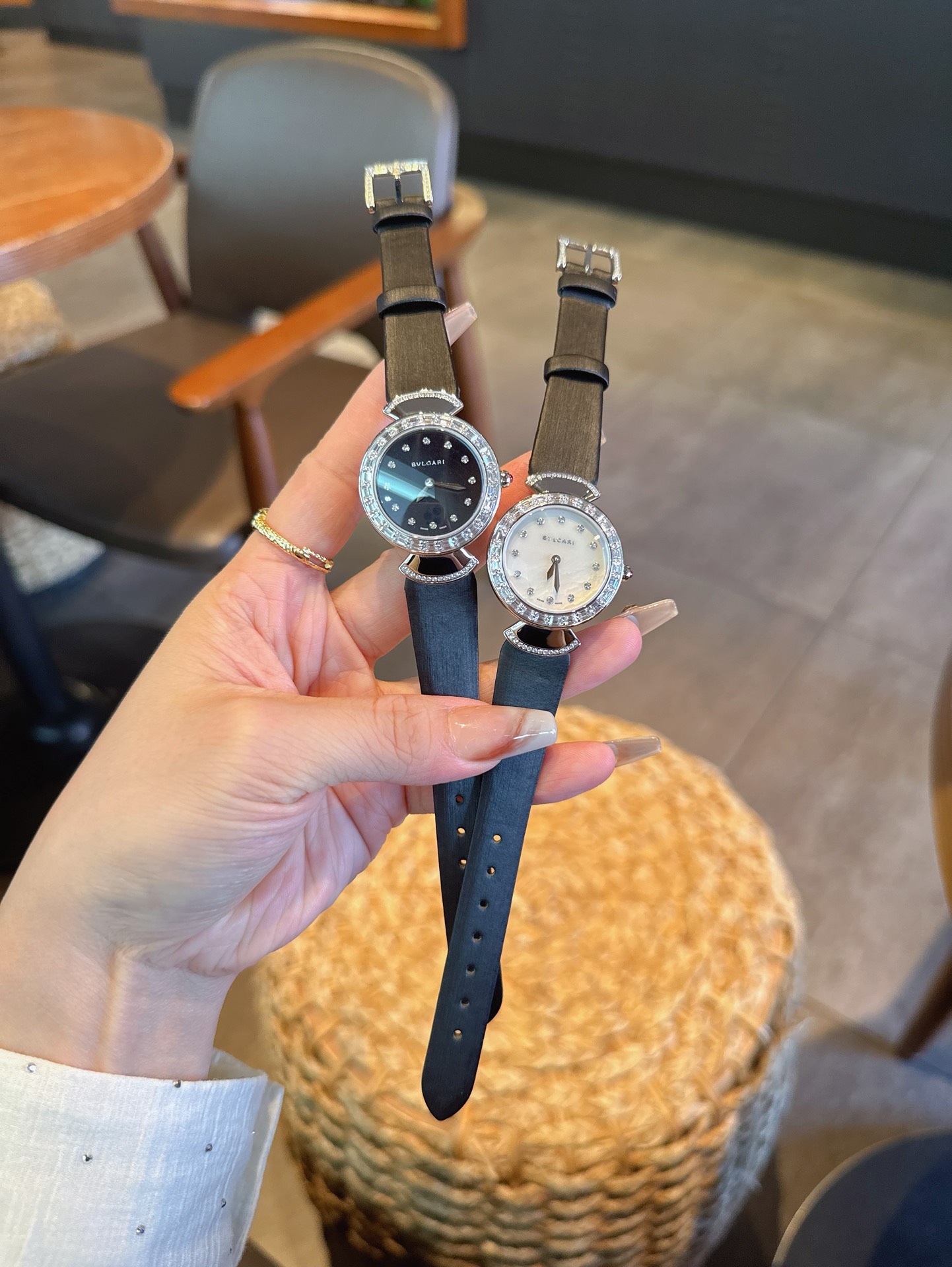 Bvlgari Serpenti silver diamond bezel, white mother-of-pearl dial, blue / black leather strap 23mm Women's Quartz