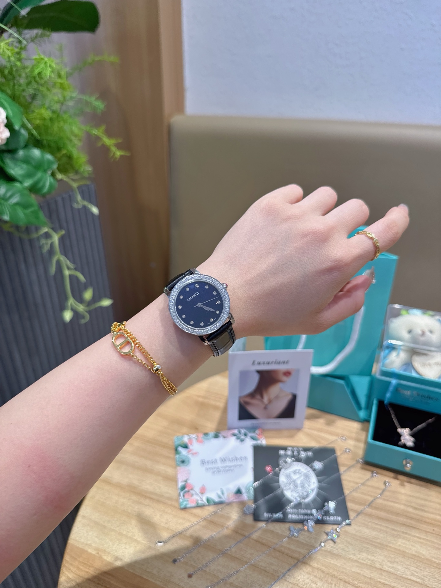 Luxurious 925 Silver Bracelet with Italian Calfskin and Natural Pearls - 图片 4