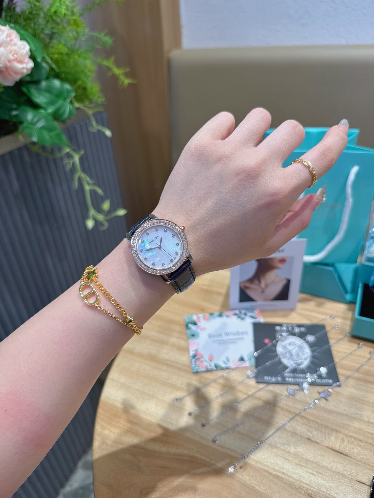 Luxurious 925 Silver Bracelet with Italian Calfskin and Natural Pearls - 图片 1