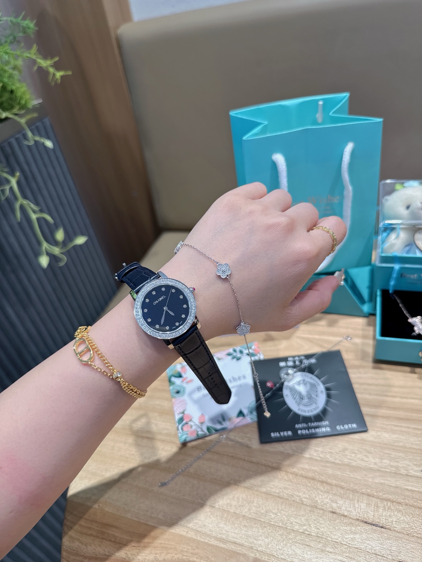 Luxurious 925 Silver Bracelet with Italian Calfskin and Natural Pearls - 图片 9