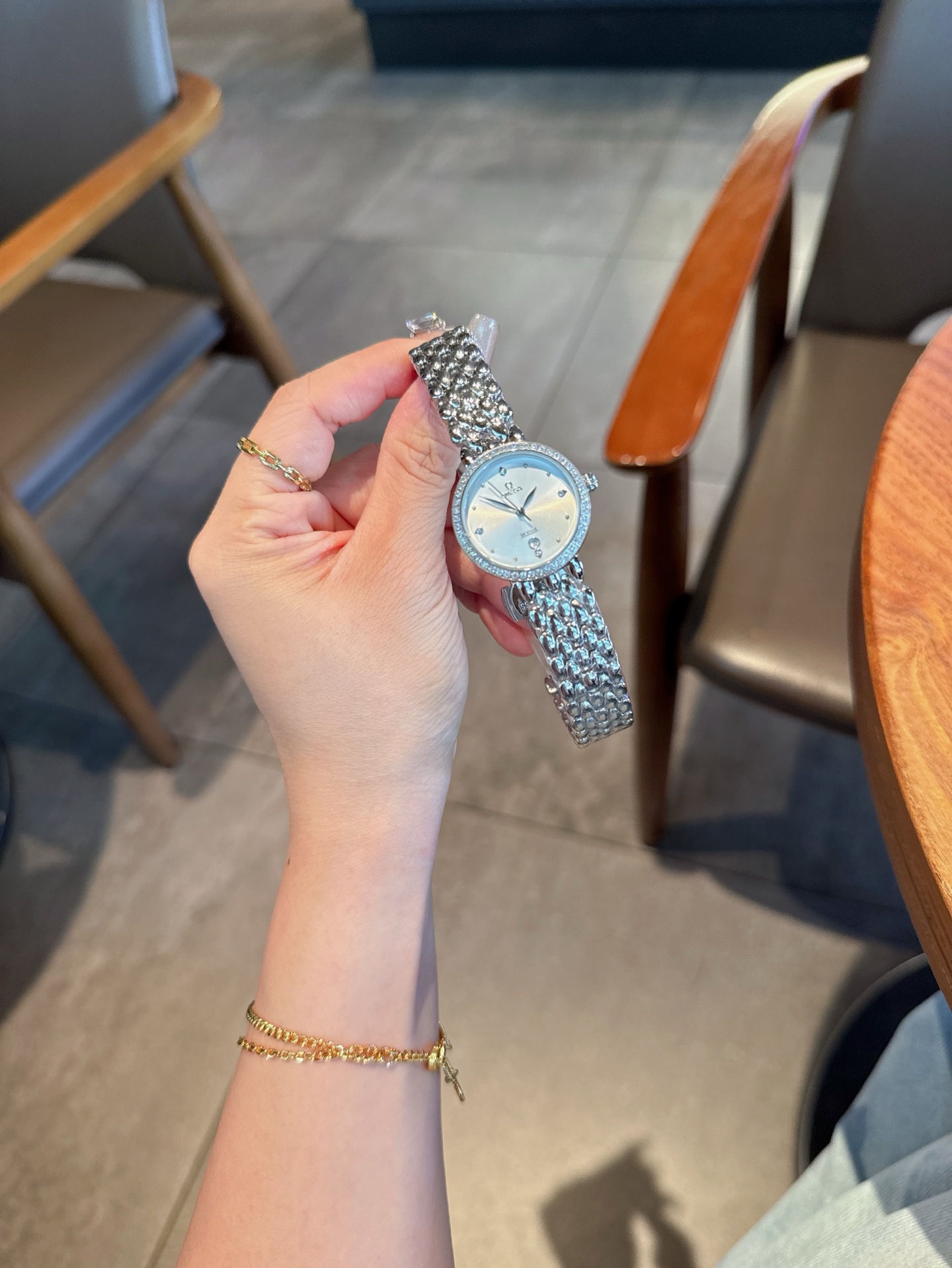 שעון יפה מסדרת טיפות מים לנשים מעוצבת בליטי וסגנונית 6 i1755886975285 7094 0 4