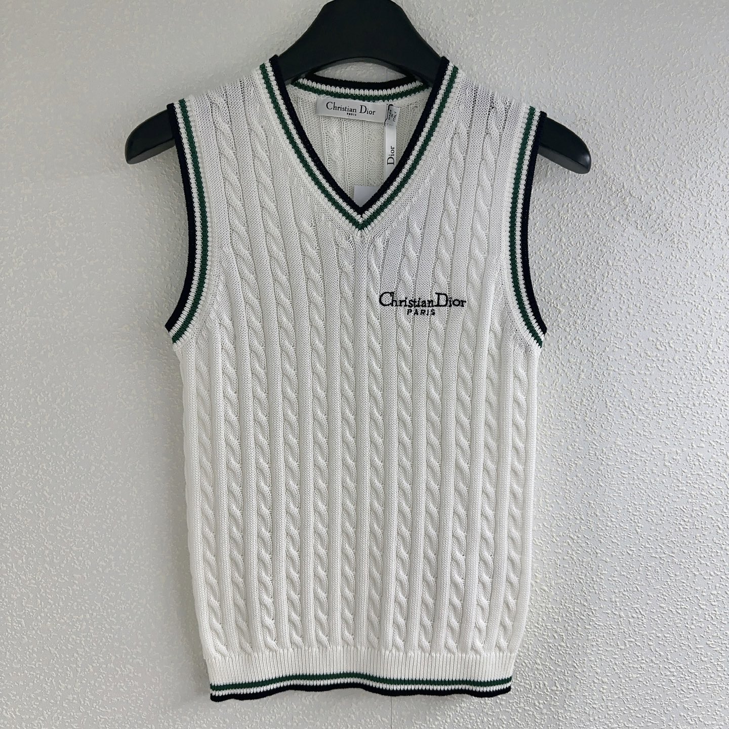 NO:443176,D Home *25 Early Autumn Series Contrast Stripe V-neck Letter Embroidered Sleeveless Knit SML, Dior, Alexander Wang19860909D家*25早秋系列撞色条纹V领字母刺绣无袖针织衫SML,,dior,alexander wang,Women's clothing