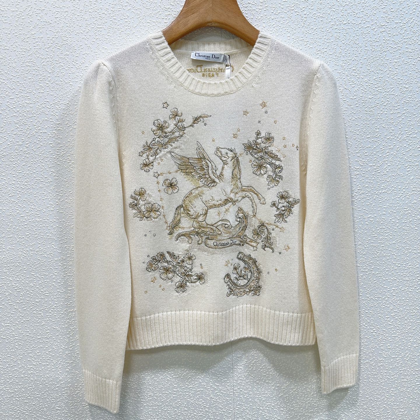 NO:709912,Djia* series Year of the Horse early spring heavy industry embroidered crew neck sweater SML,, dior,19860909D家*系列马年早春重工刺绣圆领针织衫SML,,dior,,Women's clothing