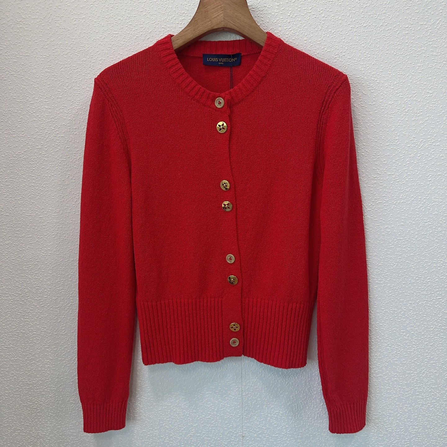 NO:709909,L family series early spring round neck knitted cardigan SML,, louis vuitton,19860909L家系列早春圆领针织开衫SML,,louis vuitton,,Women's clothing