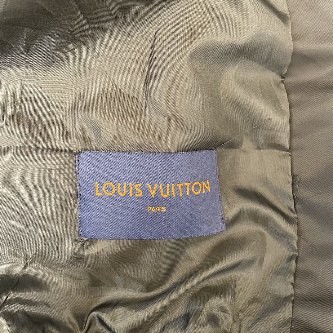 款名LouisVuittonLV几何图形logo刺绣图案美式飞行夹克外套辅料1:1尺码M-XXL