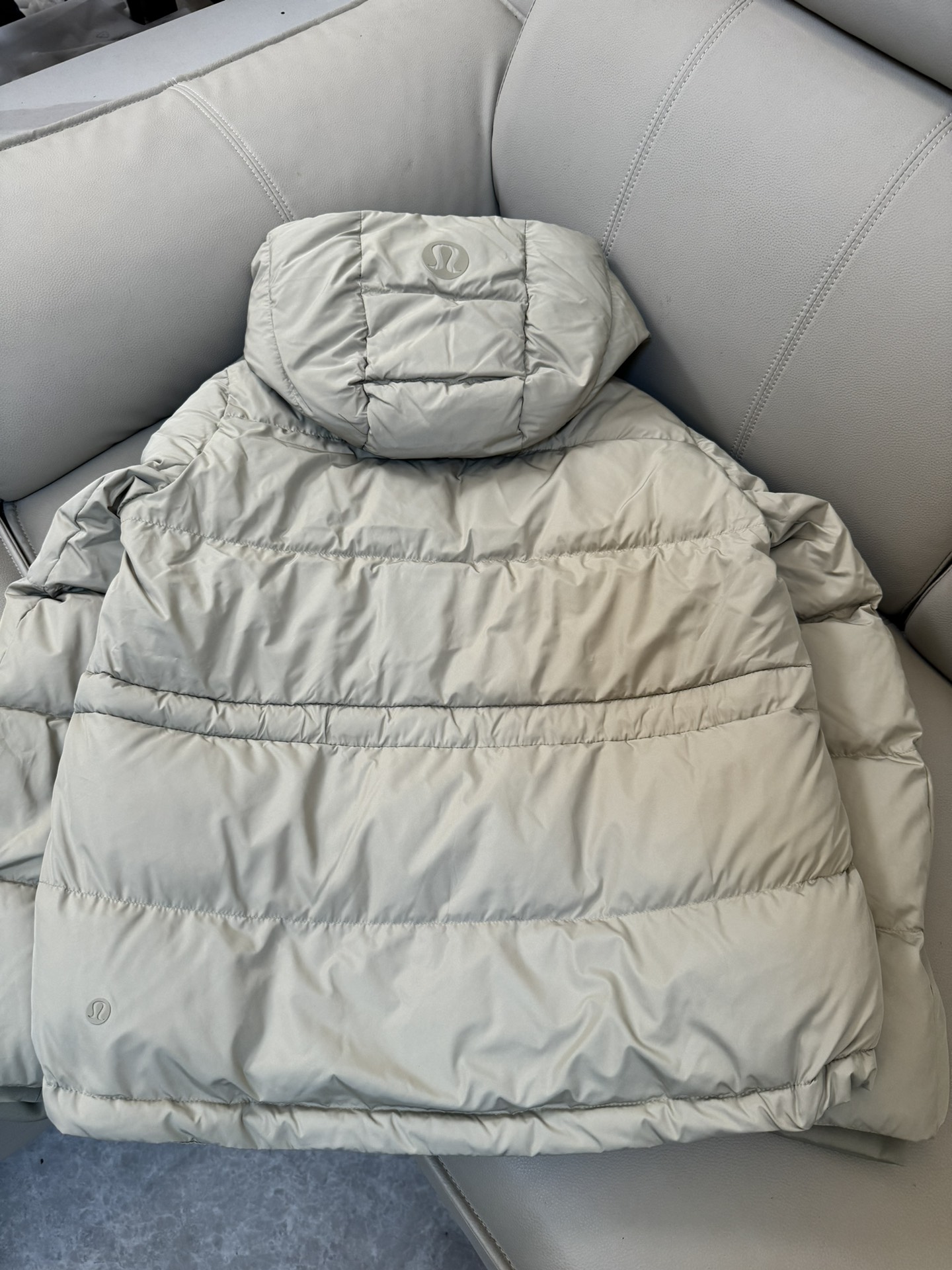 Lulemon SoftMatteTM Feather Coat: Windproof, Light, Warm – Blaze Purple, Linen, Black - 图片 3